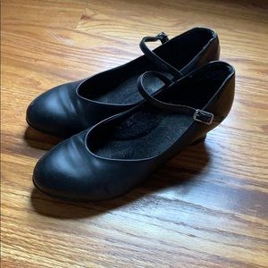 Capezio • Classic Jr. Character Shoe